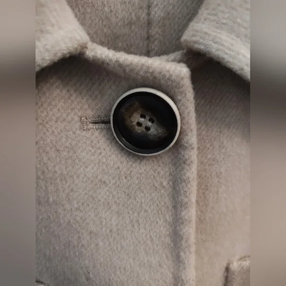 Women's Cream Jacket - Picture 3 of 6